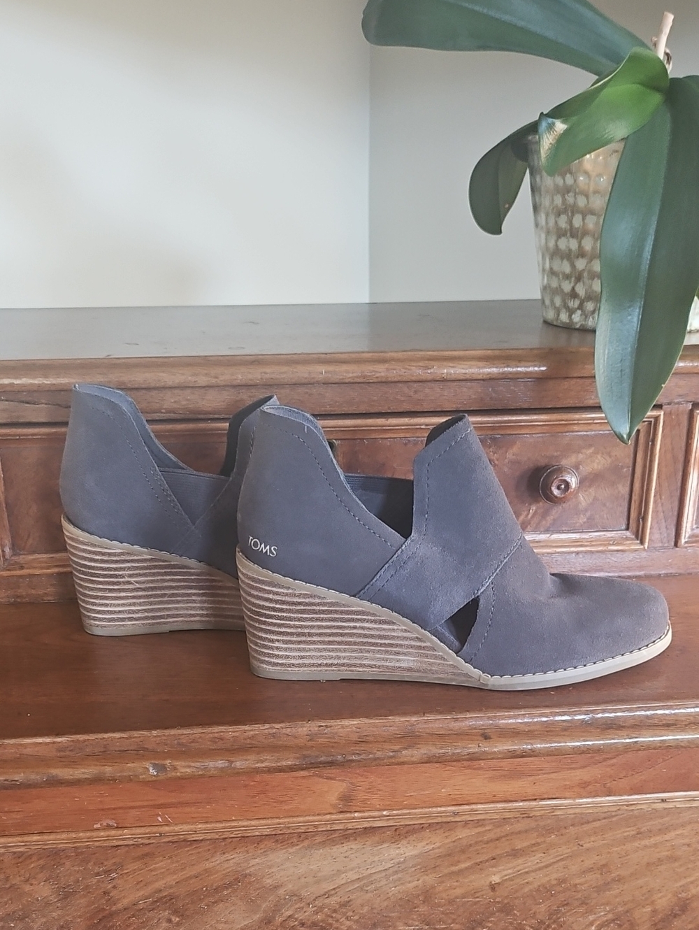 Toms Cut Out Ankle Boots